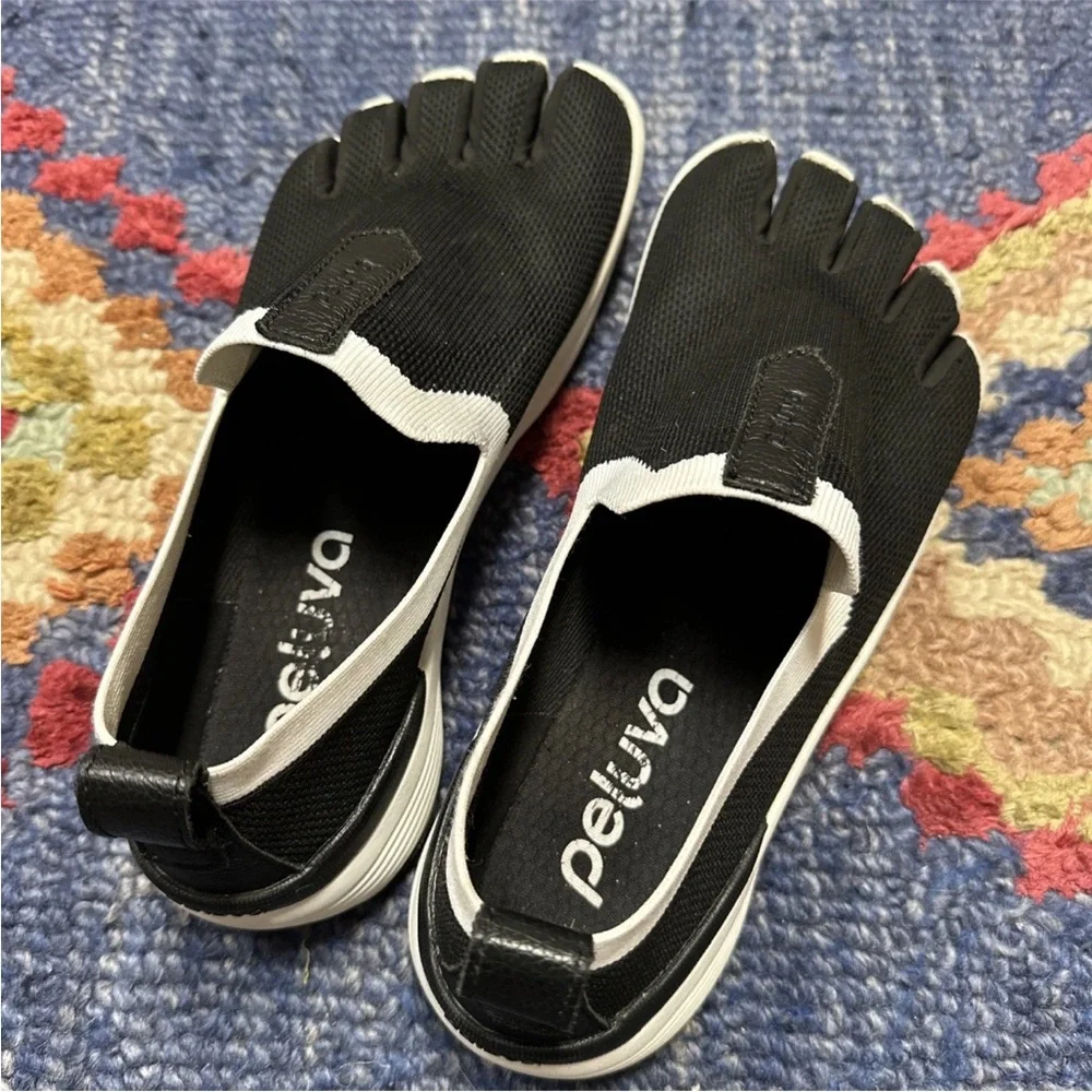 Black and White Women's Toe Shoes - Picture 2 of 9